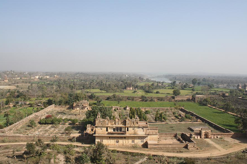 Orchha Tour and Travel Guide